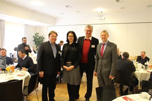 Zum Thema Digitalisierung und "Digitales Vertrauen" konnte Landrat Dr. Heiko Blume (v. r.) unter anderem Professor Dr. Markus A. Launer, Dr. Katharina von Knop und Joachim Delekat zum 9. Unternehmerfrühstück begrüßen